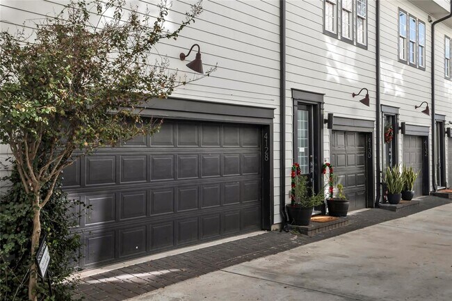 Foto del edificio - 4128 Willowbend Blvd