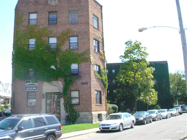 Foto principal - 924 Garrett Rd