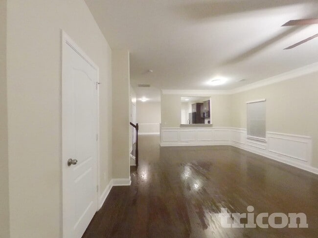 Building Photo - 102 Ellis Mill St