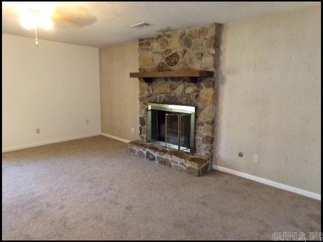 Foto del edificio - 711 Briar Ridge Ct