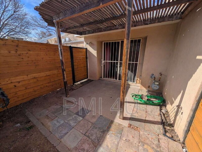 Foto del edificio - 1516 Rosemont Ave NW