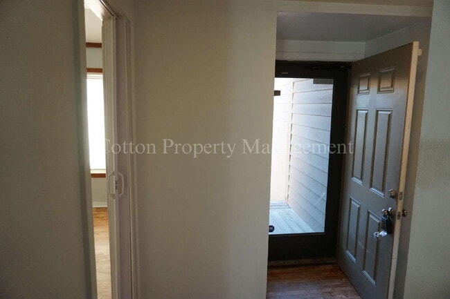 Building Photo - 229 St Luke Ct