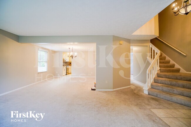 Foto del edificio - 5586 Edie Dr