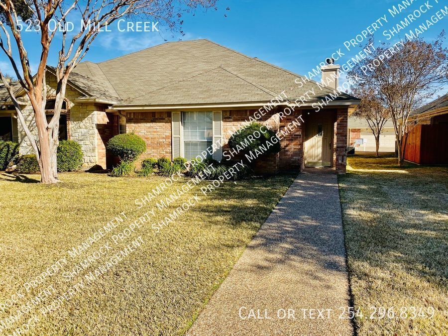 Patio Home near Hewitt Dr House Rental in Waco, TX