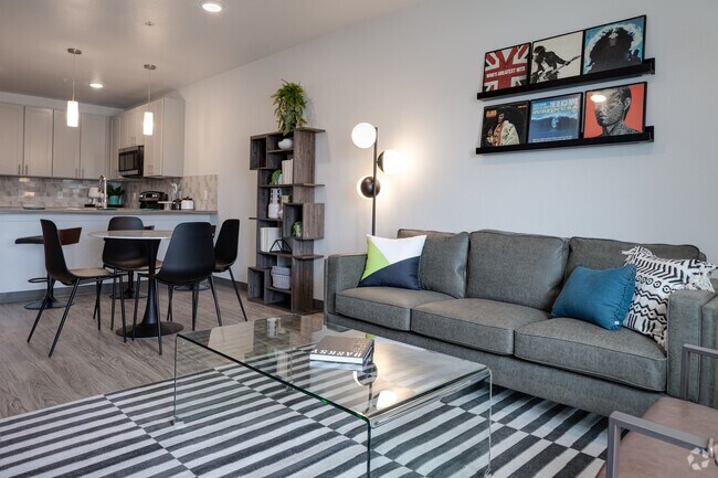1BR, 1BA - 715SF - The Overland