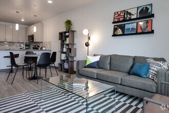 1BR, 1BA - 715SF - The Overland