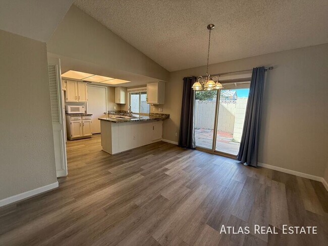 Foto del edificio - 4546 W Continental Dr