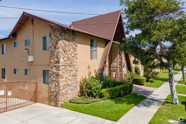 Alta Court Apartments 6325 Alta Ave Whittier CA 90601 Apartments com Alta Court Apartments 6325 Alta Ave Whittier CA 90601 Apartments com