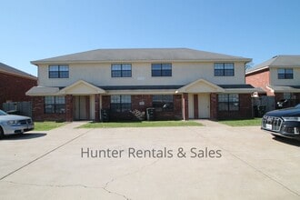 Building Photo - 1102 Lansberry Ct