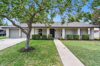 Building Photo - 1700 Deep Wood Dr