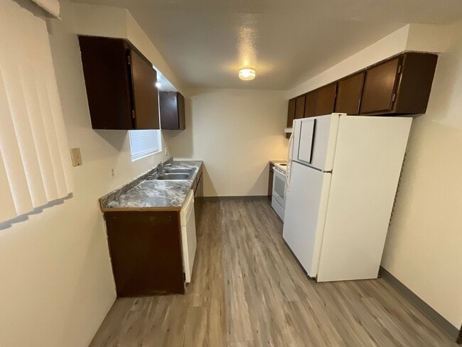 Building Photo - 2105 Leo Ln