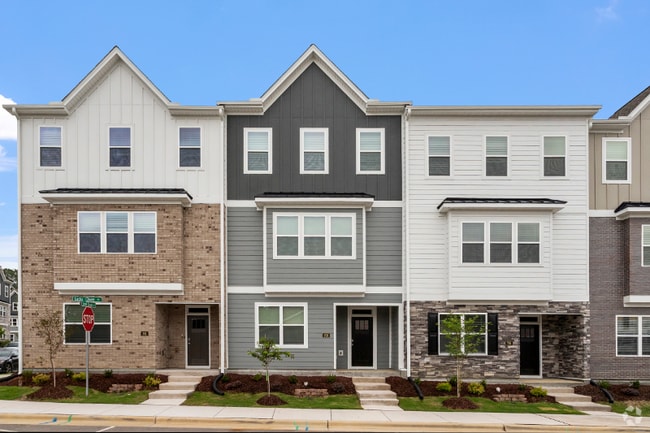 Building Photo - 703 Lucky Clover Wy