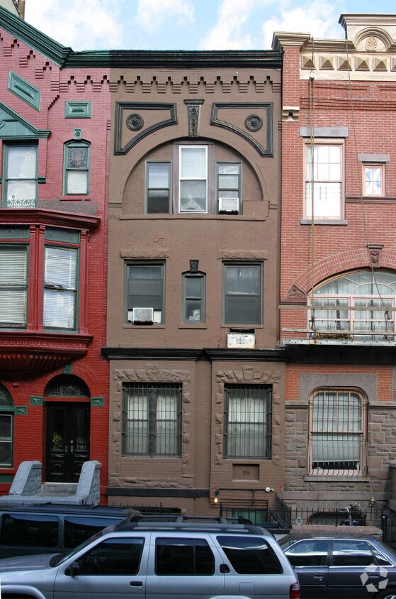 Foto del edificio - 15 W 131st St