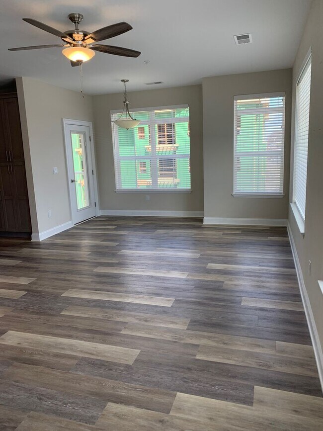 Interior Photo - One Dutchess
