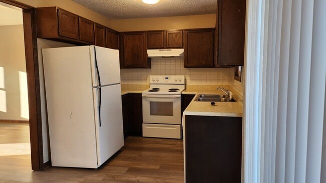 Foto del edificio - 2 bedroom on quiet street!