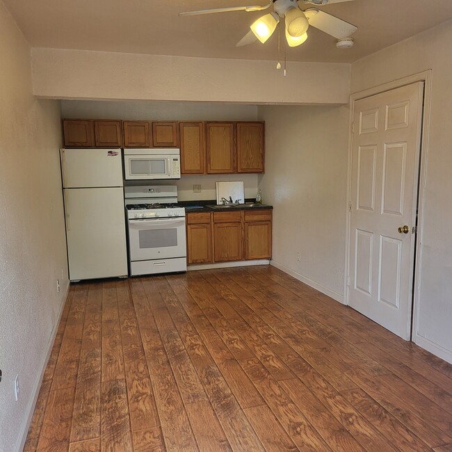 Kitchen - 1920 Merkley Ave