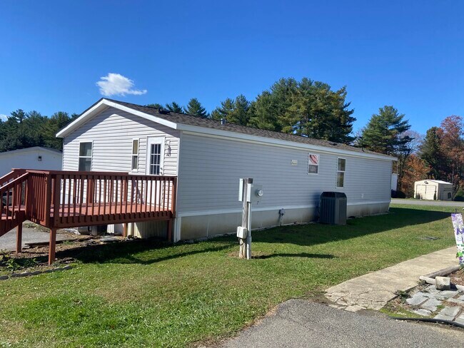 Building Photo - 103 Boxwood Ln