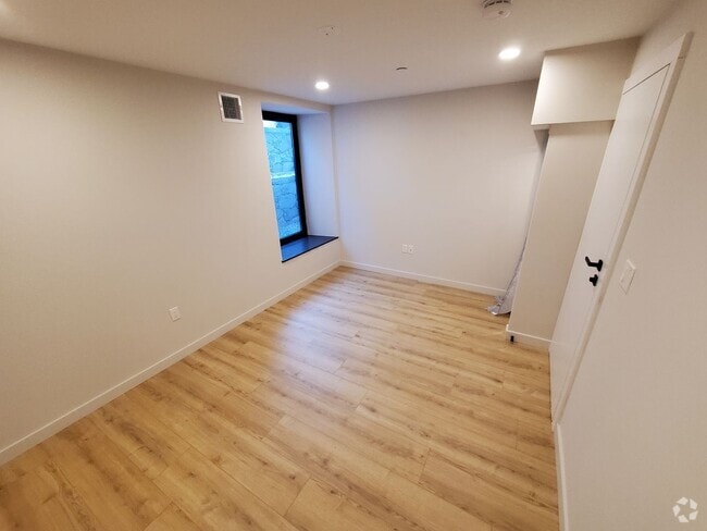 Building Photo - 141 N St