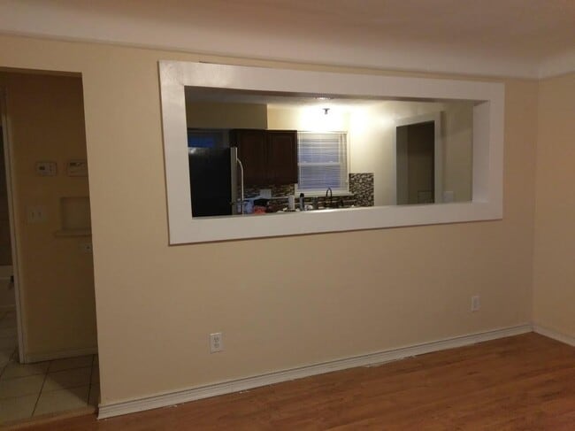 Photo - 640 Center St House