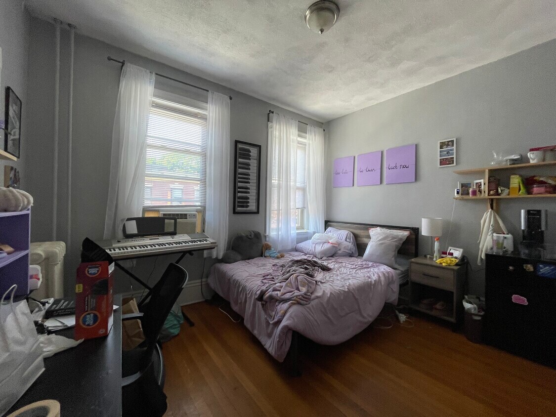 Primary Photo - 11 Park St