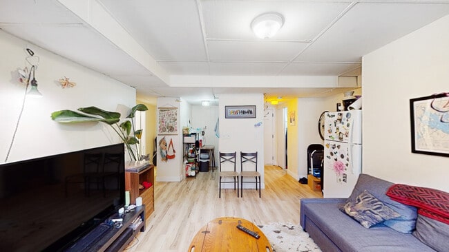 Building Photo - 15 Glenville Ave