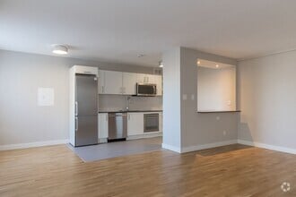 Building Photo - 99 Tyndall Ave