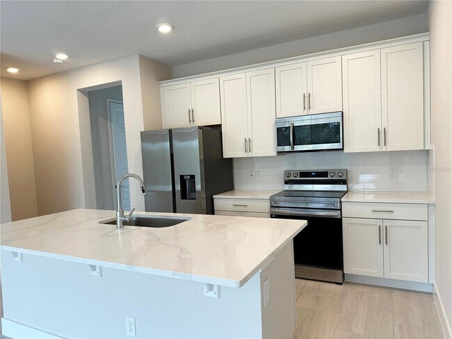 Building Photo - 7882 Spectrum Dr