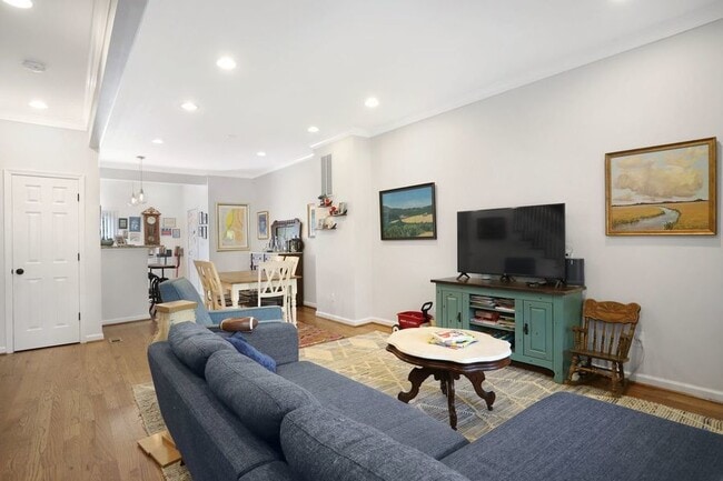 Building Photo - Elegant 3-Bedroom Rowhome in Edgewood| 2 p...