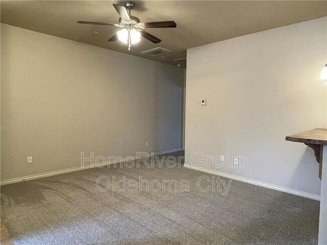 Building Photo - 1013 SW 92nd St