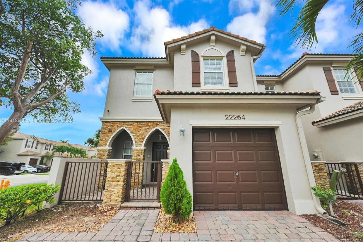 Foto principal - 22264 SW 93rd Ct