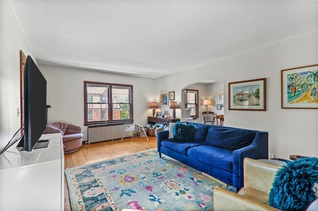 Building Photo - 2140 Kendall Avenue