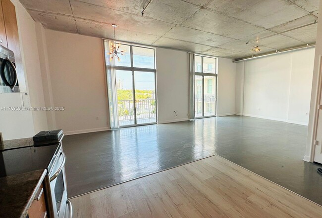 Building Photo - 2100 Van Buren St