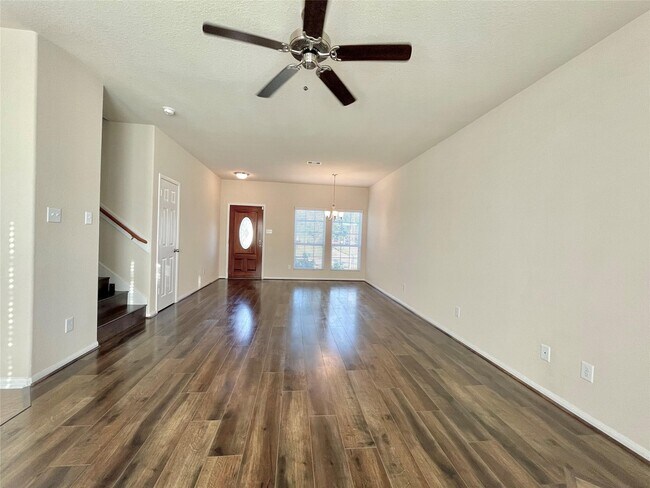 Foto del edificio - 14903 Vinegrove Falls Ct