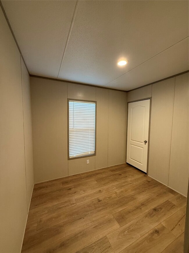 Foto del edificio - 327 County Rd 2296