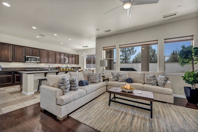 Foto del edificio - 6328 Windy Meadow Dr