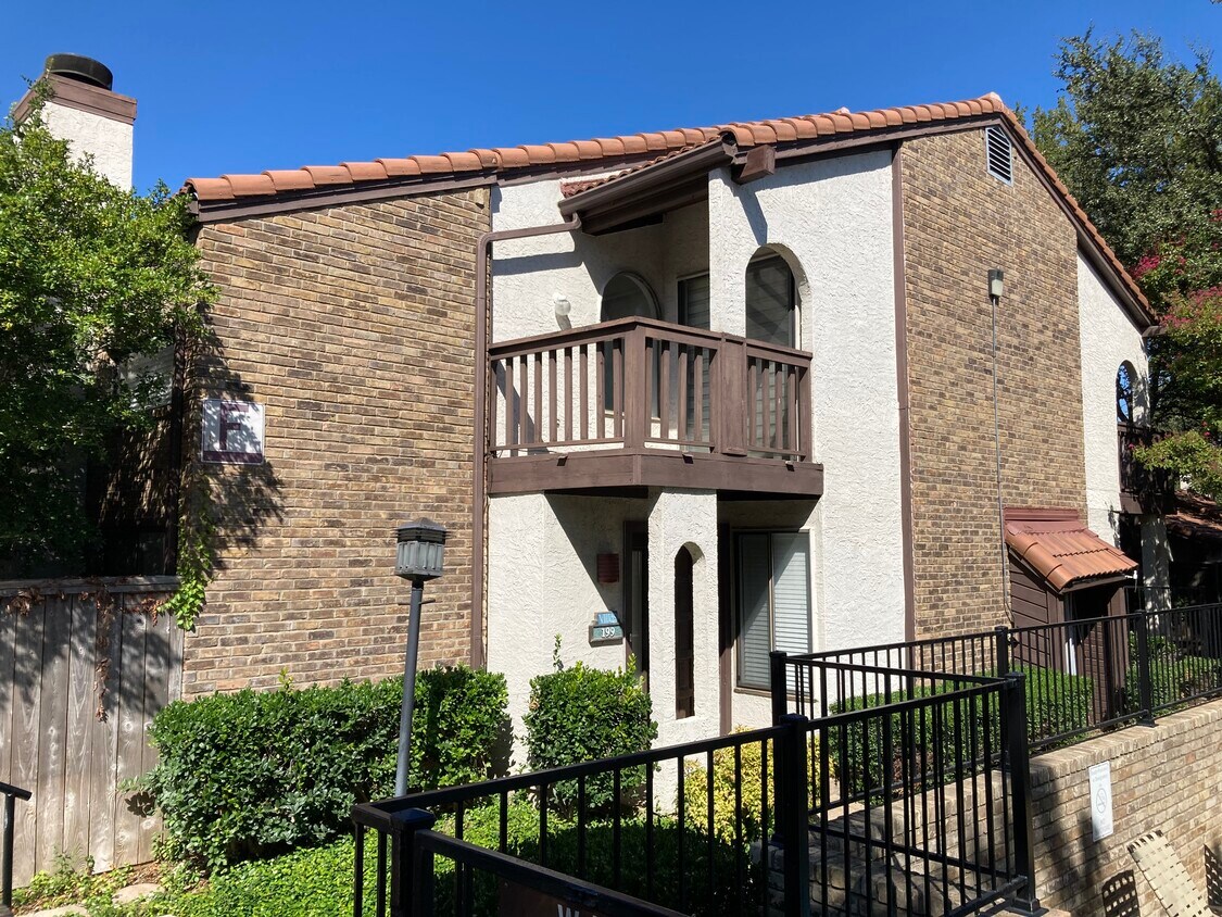 18040 Midway Rd Unit 199, Dallas, TX 75287 Condo for Rent in Dallas