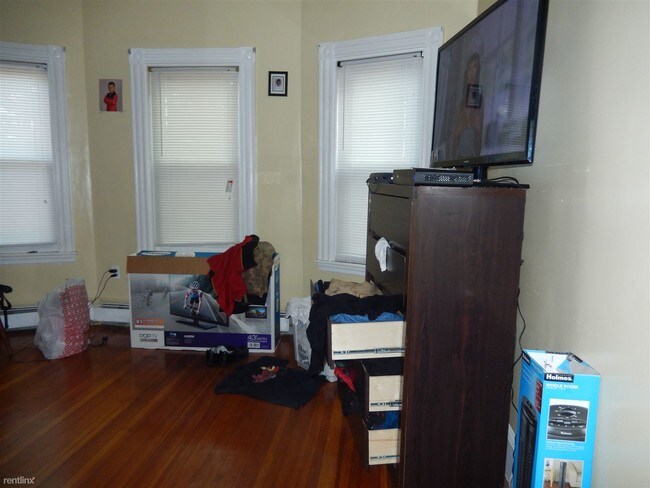Building Photo - 12 East St