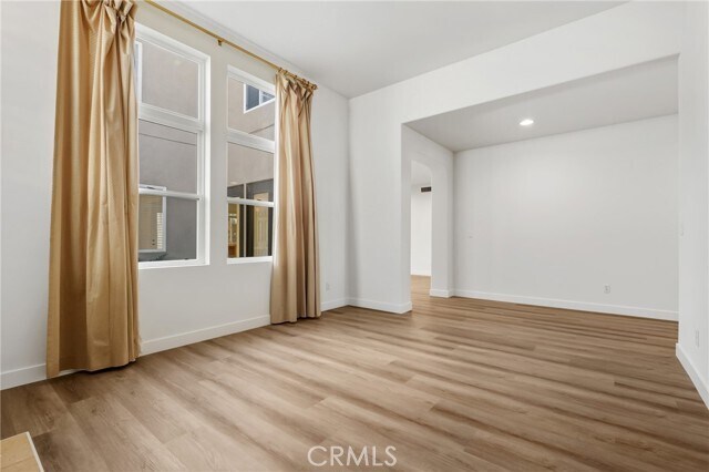 Building Photo - 6 Sutton