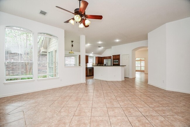 Building Photo - 535 Avery Dr