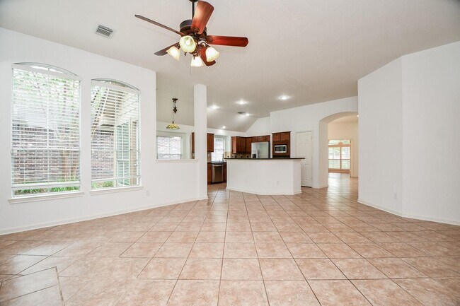 Foto del edificio - 535 Avery Dr