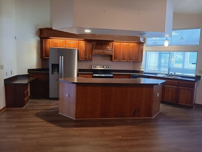 Foto del edificio - 3 Bedroom 2.5 bathroom Pool Home