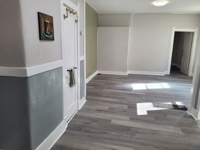 Building Photo - 112 Boston Ct