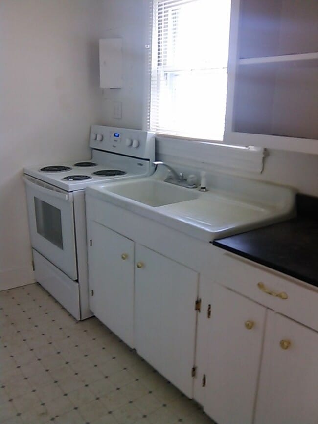 Photo - 120 S Graham St Apartment