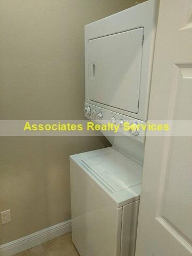 Foto del edificio - Lionsgate  #214