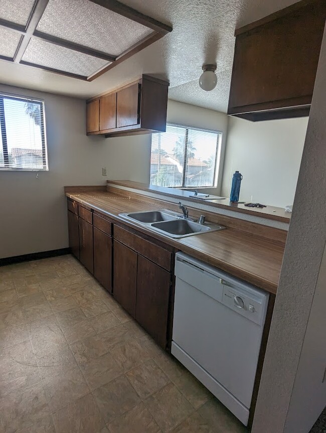 Building Photo - 1229 Burton Ct
