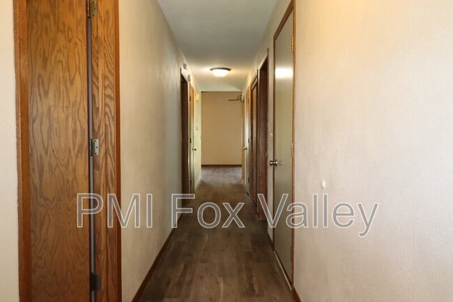 Building Photo - 527 Elm St