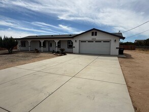 Building Photo - 12977 Cactus St