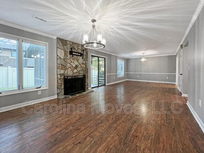 Building Photo - 419 Sparrow Hawk Ct