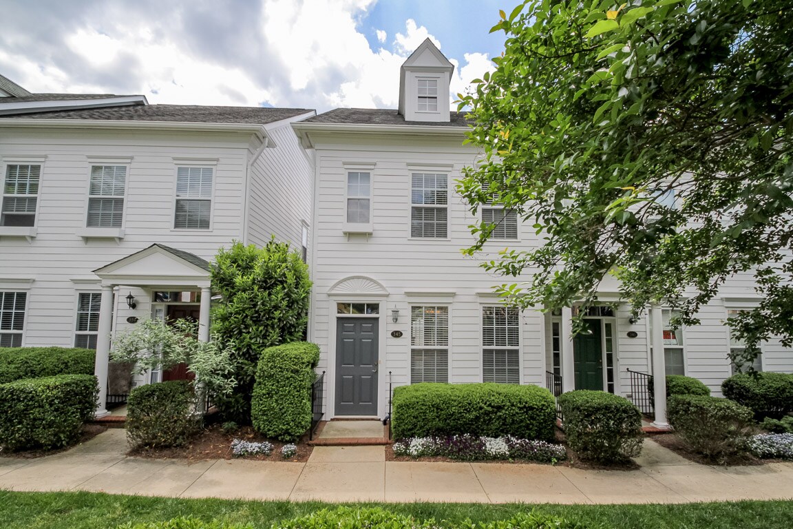 345 Park Square Pl, Matthews, NC 28105 Townhome Rentals in Matthews