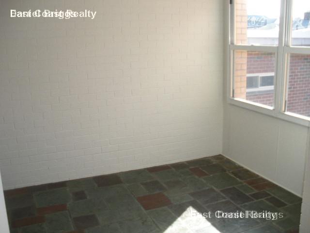 Building Photo - 11 Commonwealth Ct